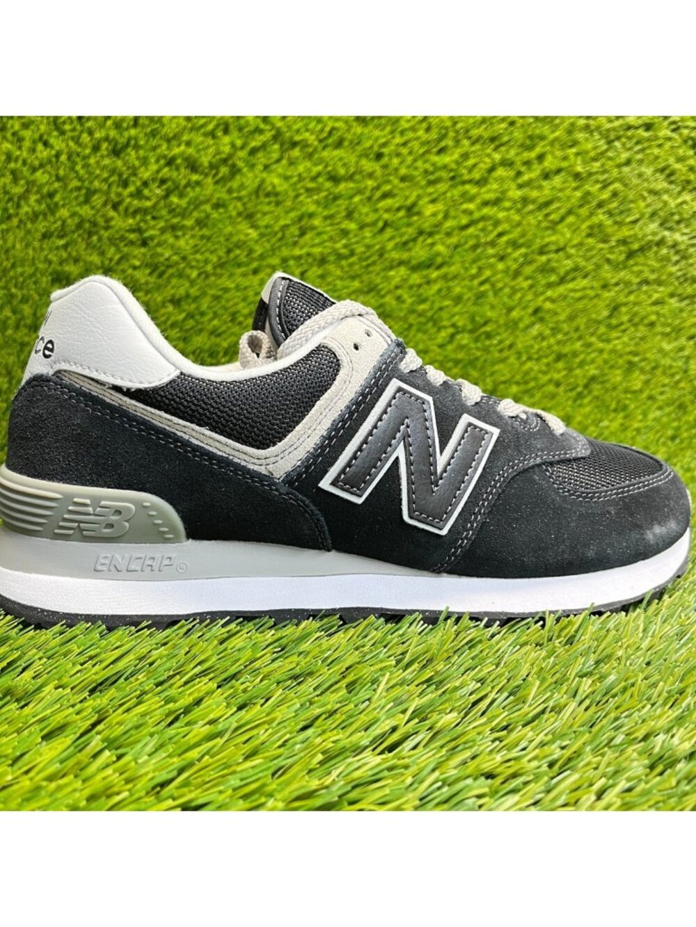 New Balance 574 Classic Mens Size 8 Black Gray Athletic Running Shoes Sneakers